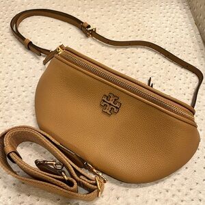 Tory Burch Thea Belt Bag in Tiramisu Leather.
